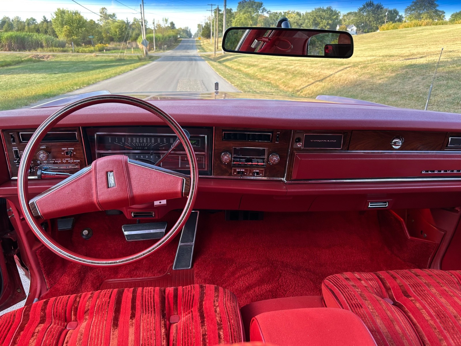 Oldsmobile-Toronado-1977-Coupe-8