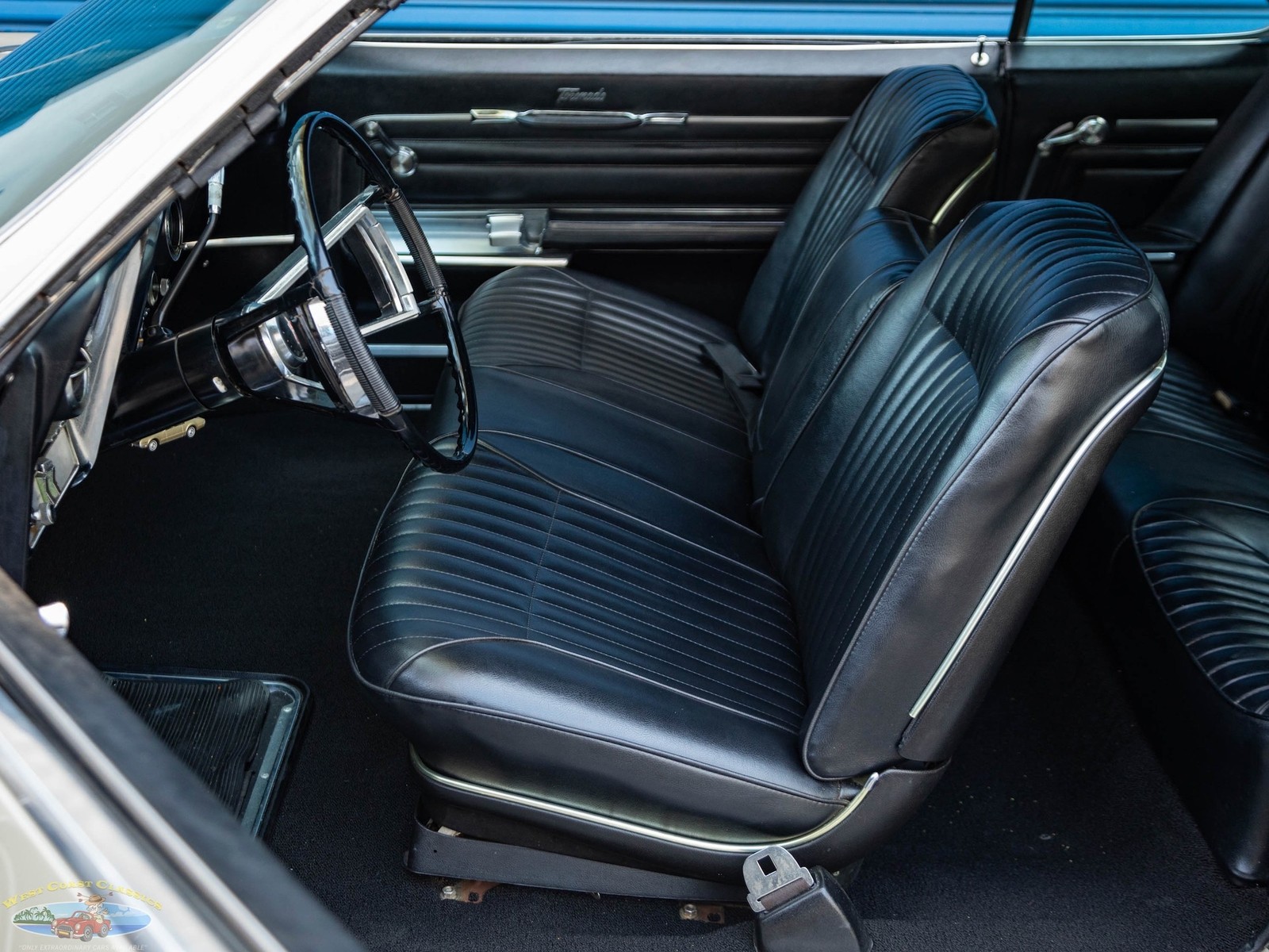 Oldsmobile-Toronado-Deluxe-1966-2-Door-Hardtop-31