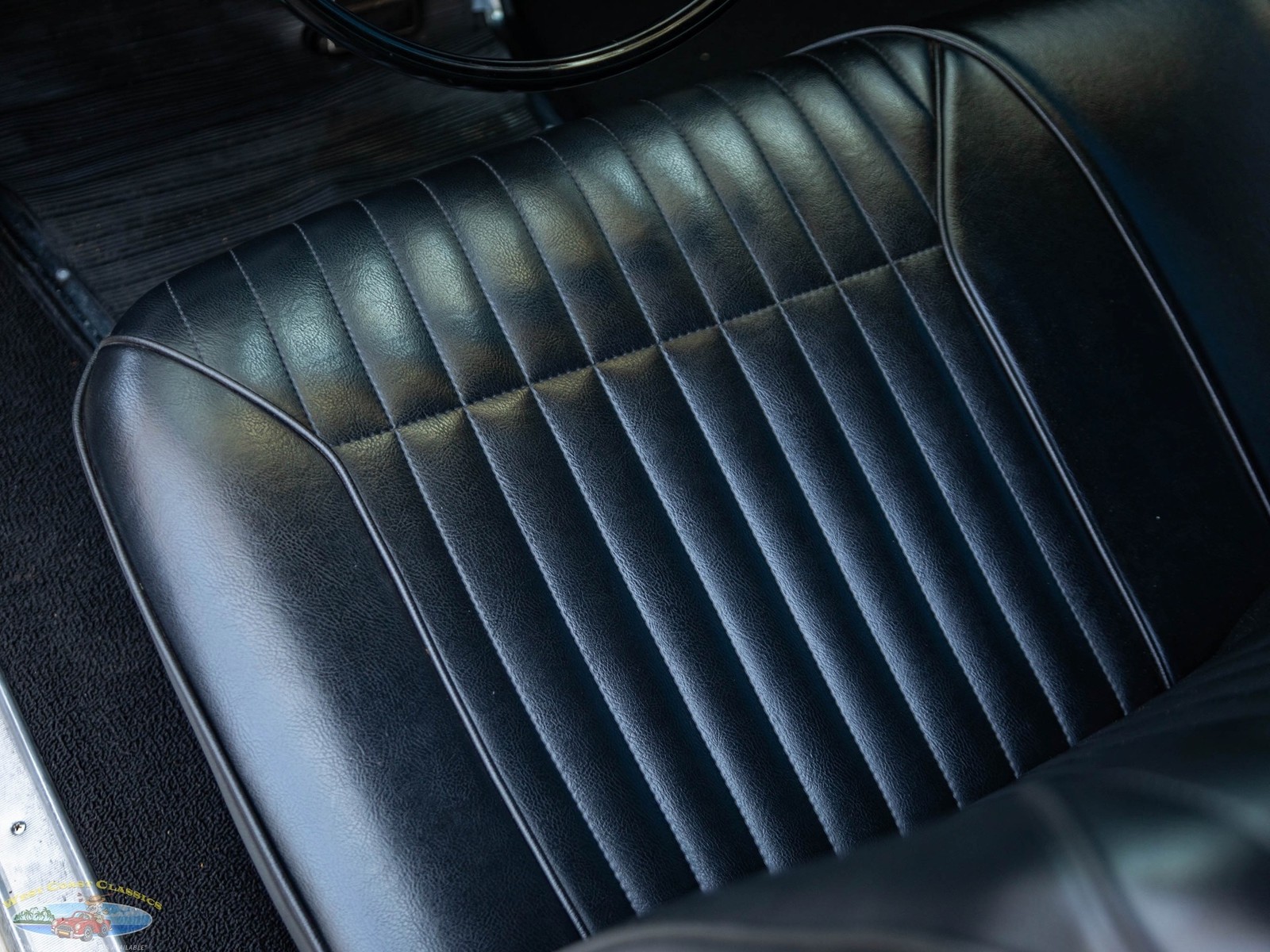 Oldsmobile-Toronado-Deluxe-1966-2-Door-Hardtop-34