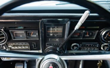 Oldsmobile-Toronado-Deluxe-1966-2-Door-Hardtop-37