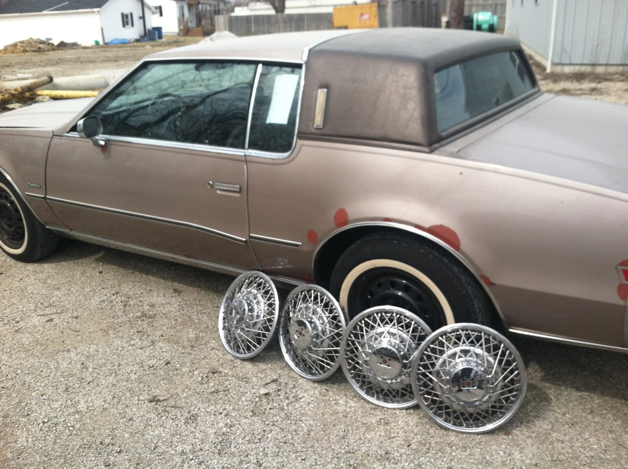 Oldsmobile-Toronado-brougham-1984-Beige-Brown-1