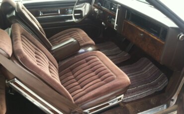 Oldsmobile-Toronado-brougham-1984-Beige-Brown-6