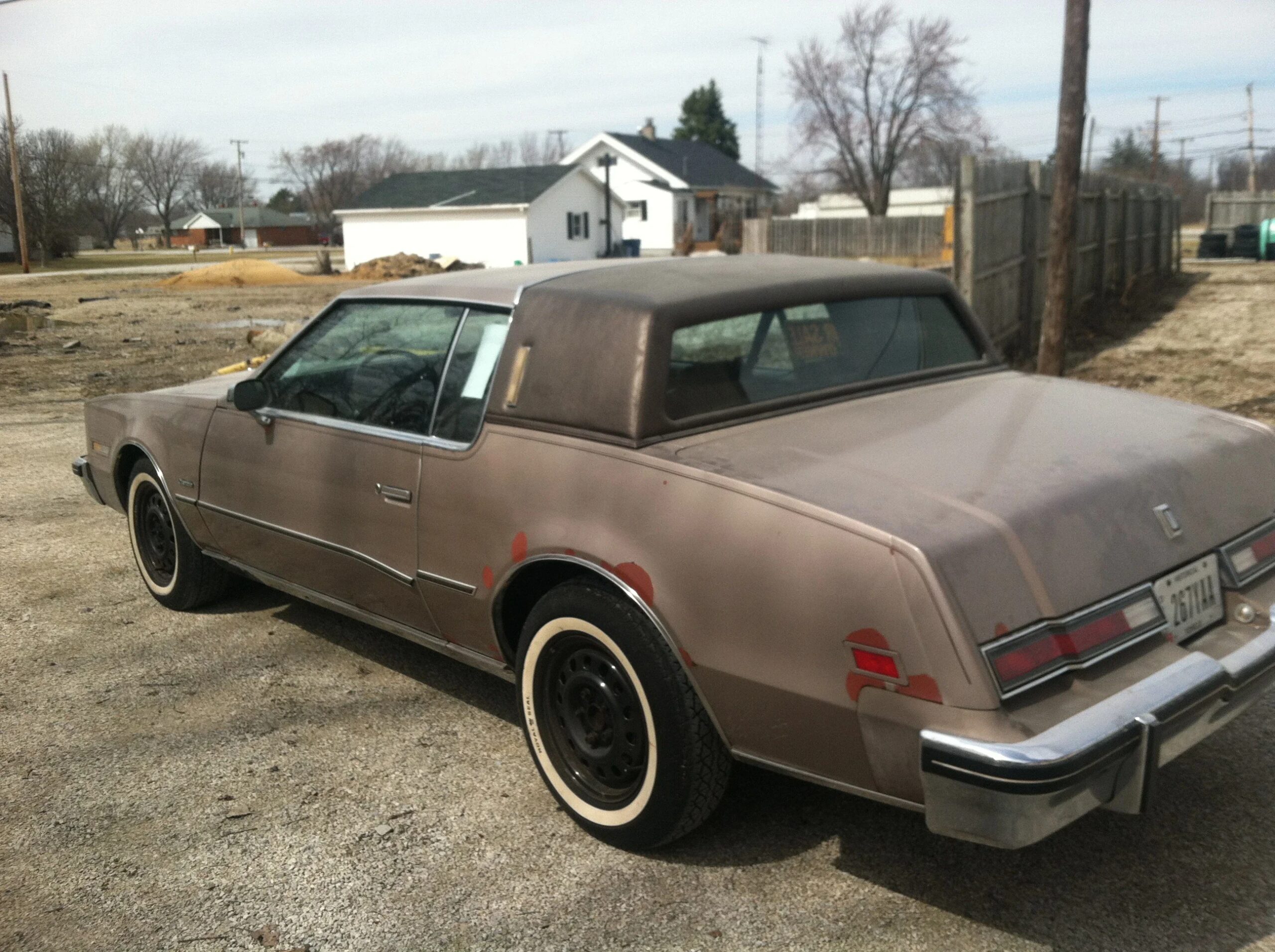 Oldsmobile-Toronado-brougham-1984-Beige-Brown