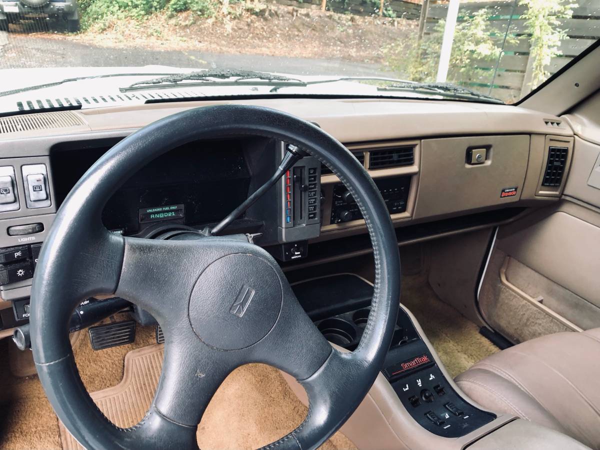 Oldsmobile-bravada-1993-white-2