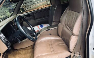 Oldsmobile-bravada-1993-white-3