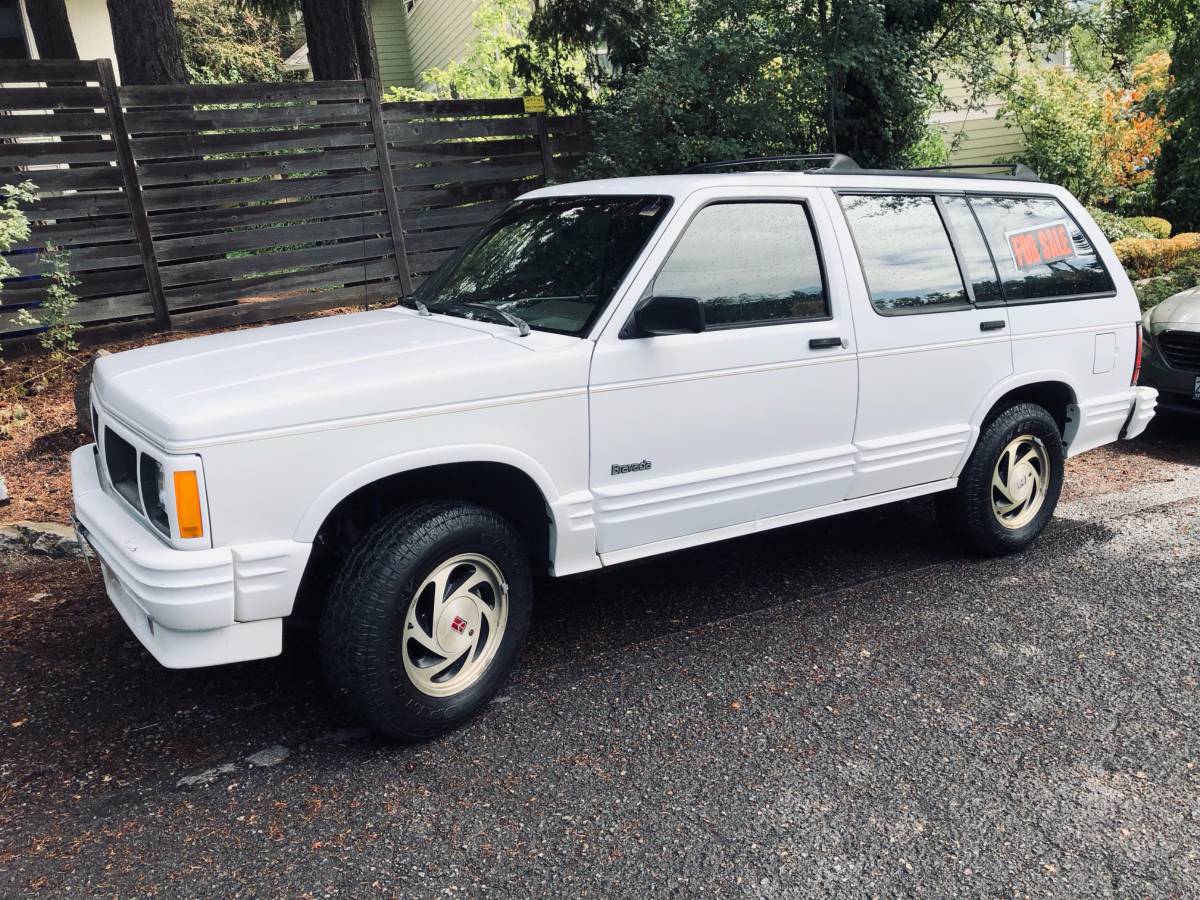 Oldsmobile-bravada-1993-white-4