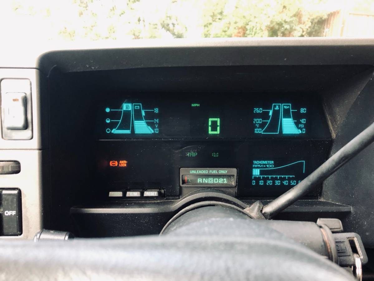 Oldsmobile-bravada-1993-white-7