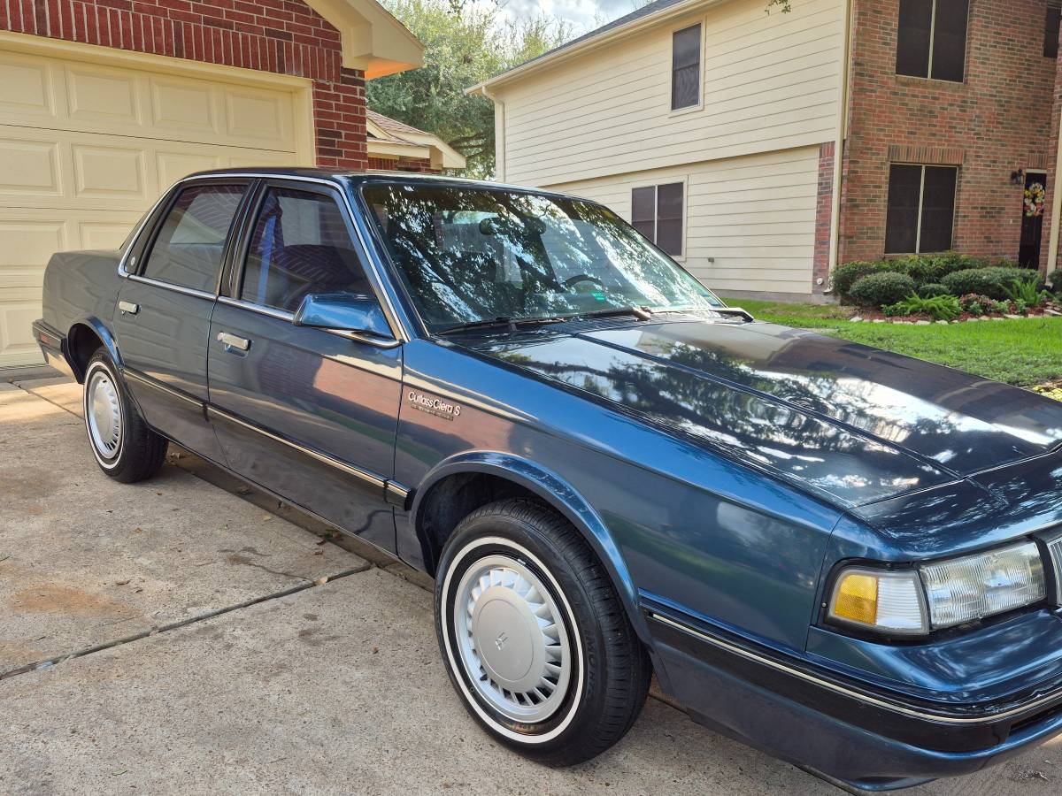 Oldsmobile-ciera-s-1990-3