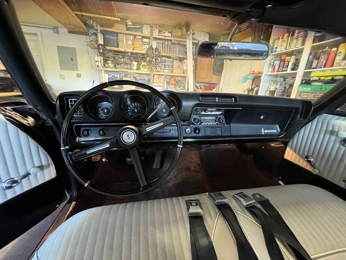Oldsmobile-cutlass-1968-custom-3