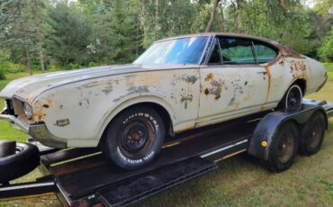 Oldsmobile-cutlass-1968-white-1