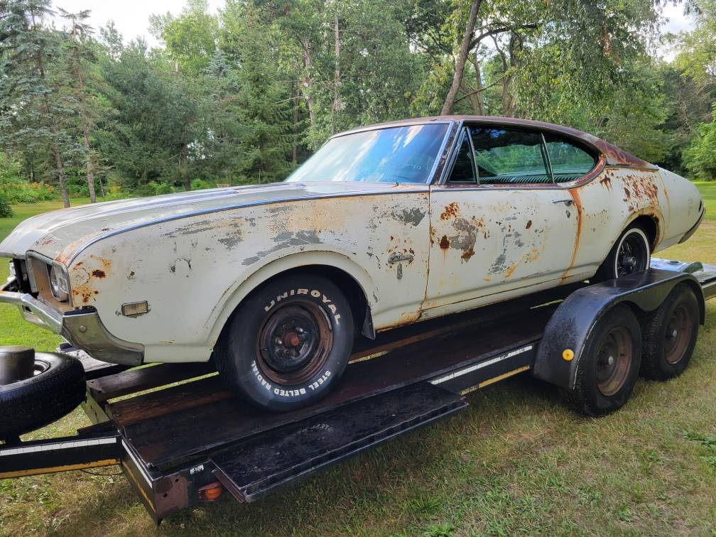 Oldsmobile-cutlass-1968-white-1