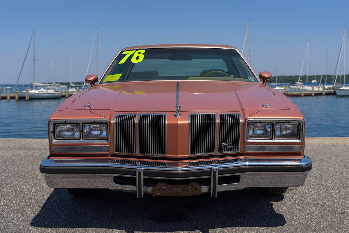 Oldsmobile-cutlass-1976-brown-4