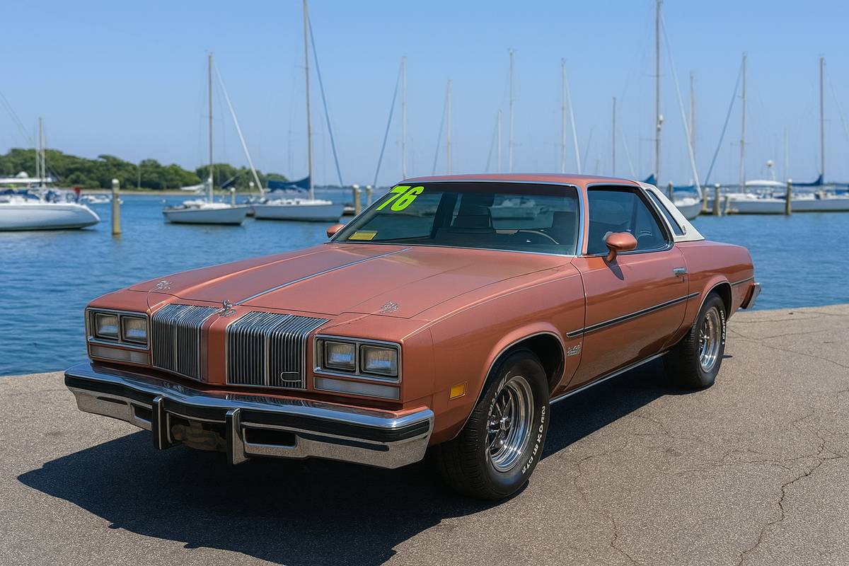 Oldsmobile-cutlass-1976-brown