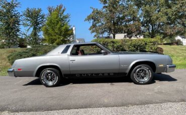 Oldsmobile-cutlass-1976-silver-3