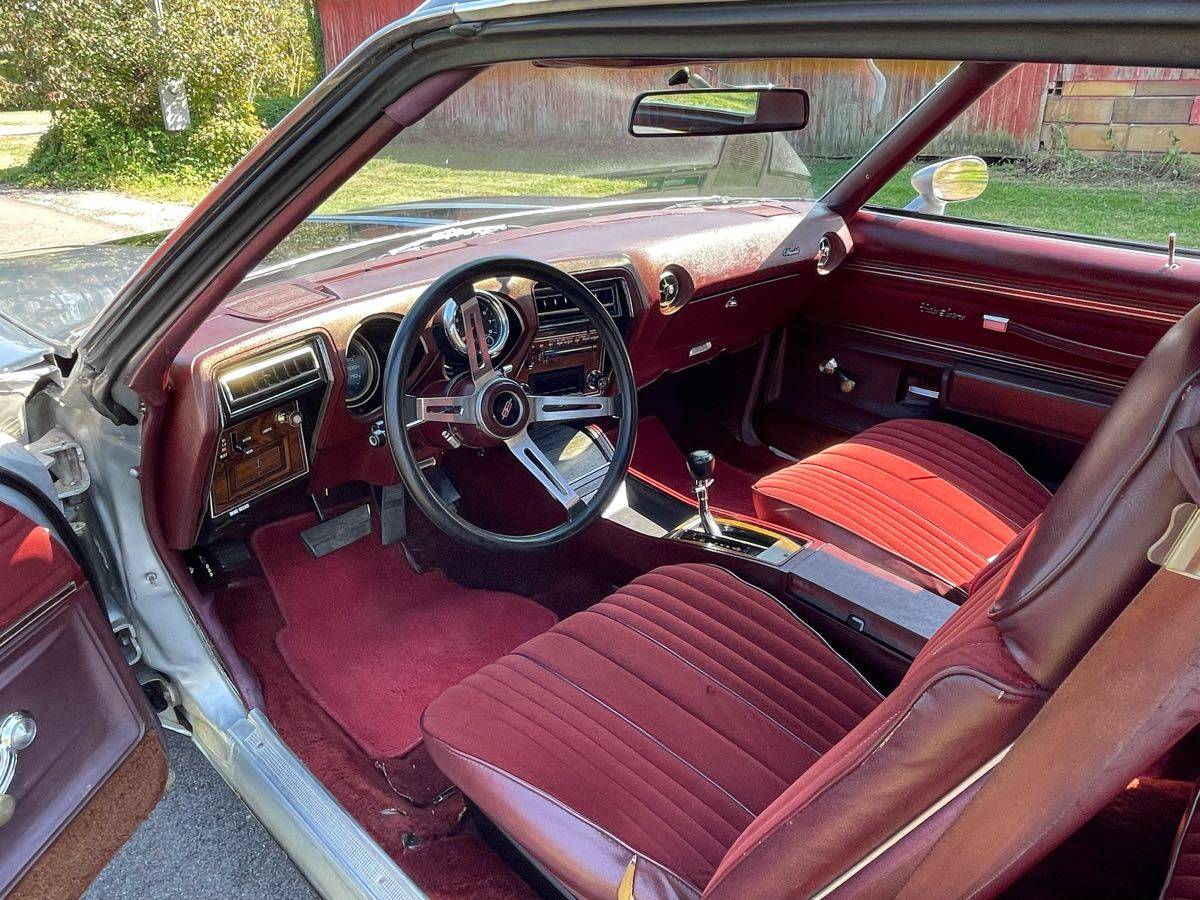 Oldsmobile-cutlass-1976-silver-9