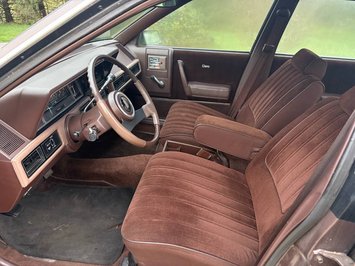 Oldsmobile-cutlass-1984-brown-1
