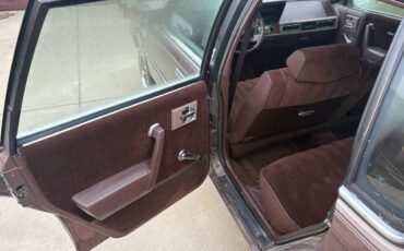Oldsmobile-cutlass-1984-brown-12