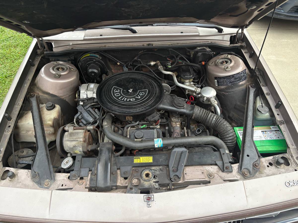 Oldsmobile-cutlass-1984-brown-15