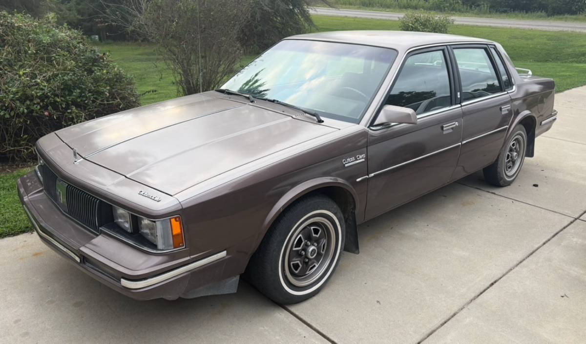Oldsmobile-cutlass-1984-brown