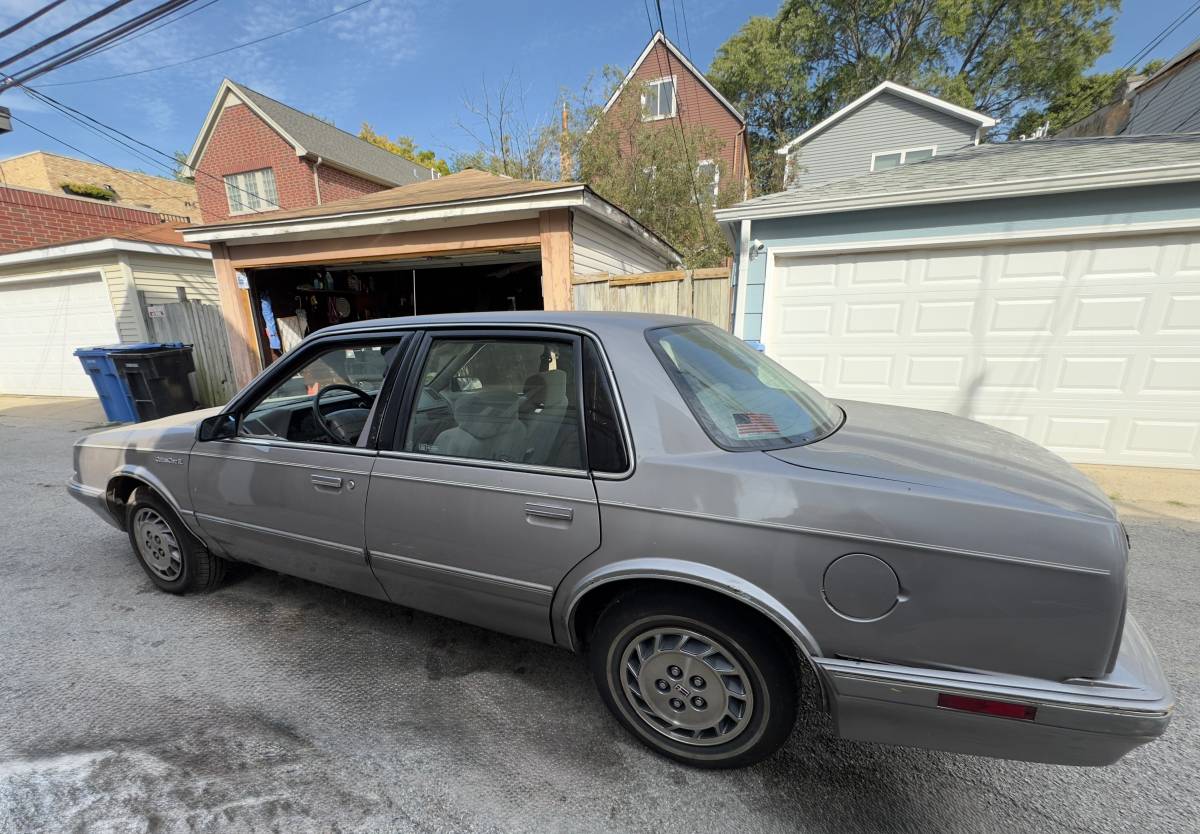 Oldsmobile-cutlass-1995-grey-3