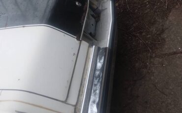 Oldsmobile-cutlass-442-1977-white-18