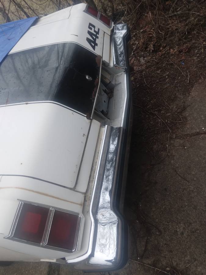 Oldsmobile-cutlass-442-1977-white-26