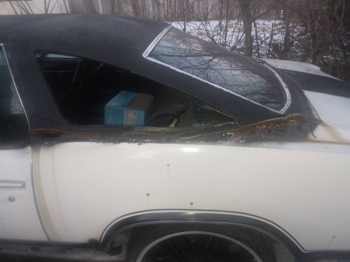 Oldsmobile-cutlass-442-1977-white-8