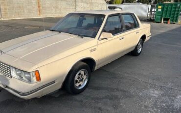 Oldsmobile-cutlass-ciera-1982-custom-4