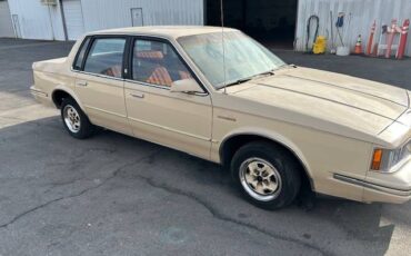Oldsmobile-cutlass-ciera-1982-custom-5