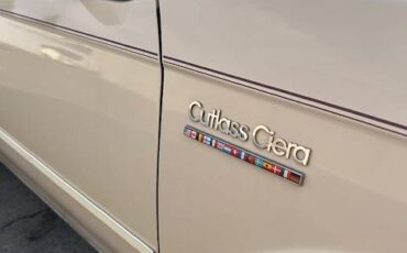 Oldsmobile-cutlass-ciera-1982-custom-6