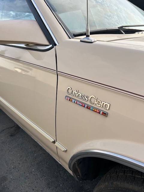 Oldsmobile-cutlass-ciera-1982-custom-6