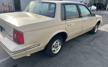 Oldsmobile-cutlass-ciera-1982-custom-7