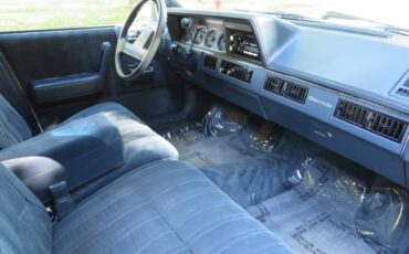 Oldsmobile-cutlass-cruiser-1989-white-11