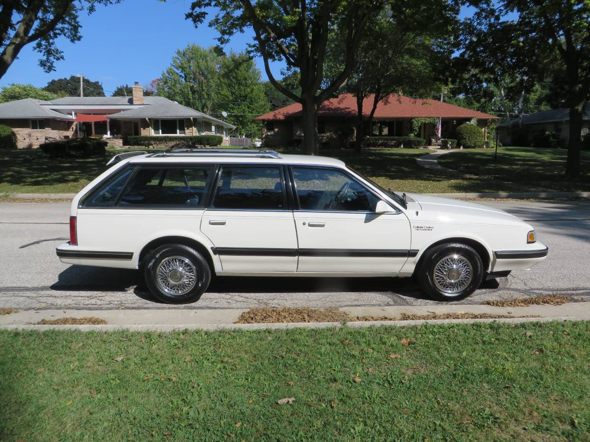 Oldsmobile-cutlass-cruiser-1989-white-19