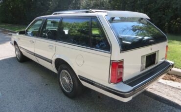 Oldsmobile-cutlass-cruiser-1989-white-2