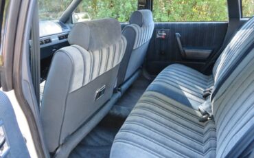 Oldsmobile-cutlass-cruiser-1989-white-20