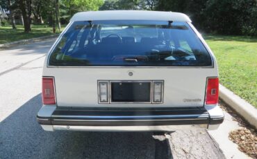 Oldsmobile-cutlass-cruiser-1989-white-7