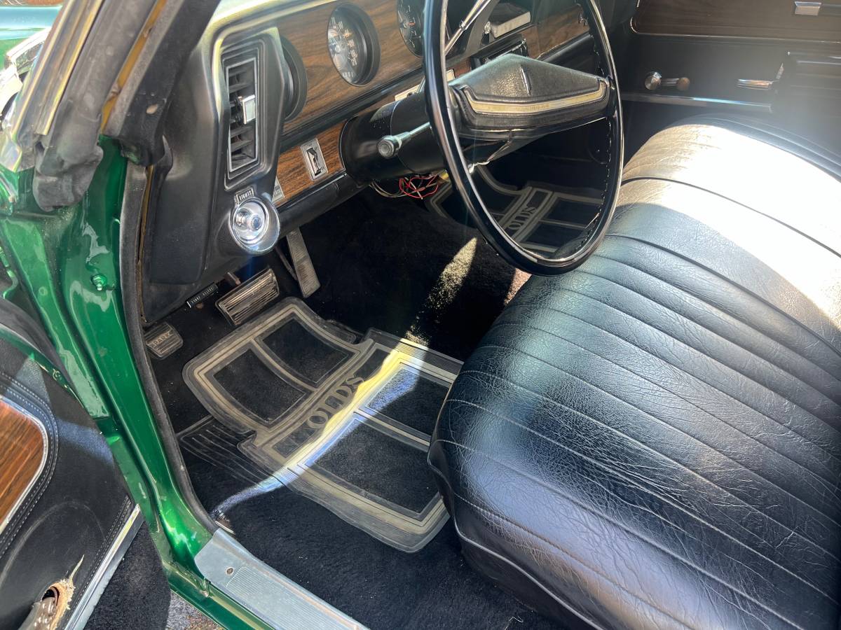 Oldsmobile-cutlass-diesel-1971-green-20