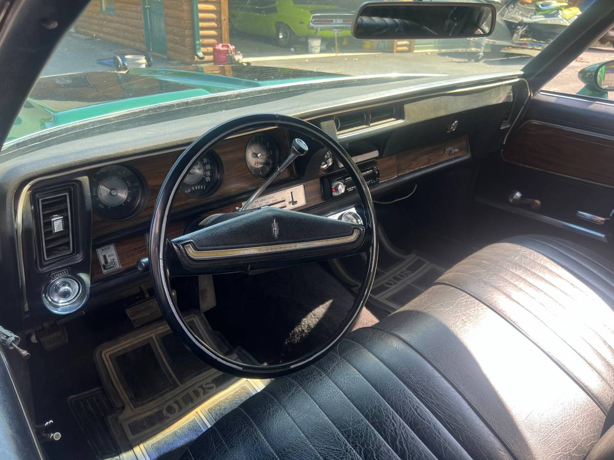 Oldsmobile-cutlass-diesel-1971-green-7