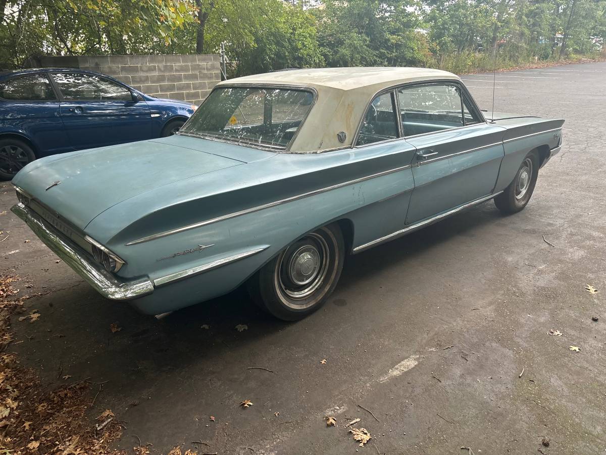 Oldsmobile-cutlass-f85-1962-blue-3