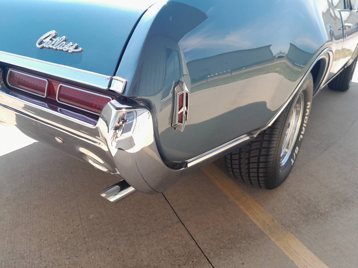 Oldsmobile-cutlass-supreme-1968-1