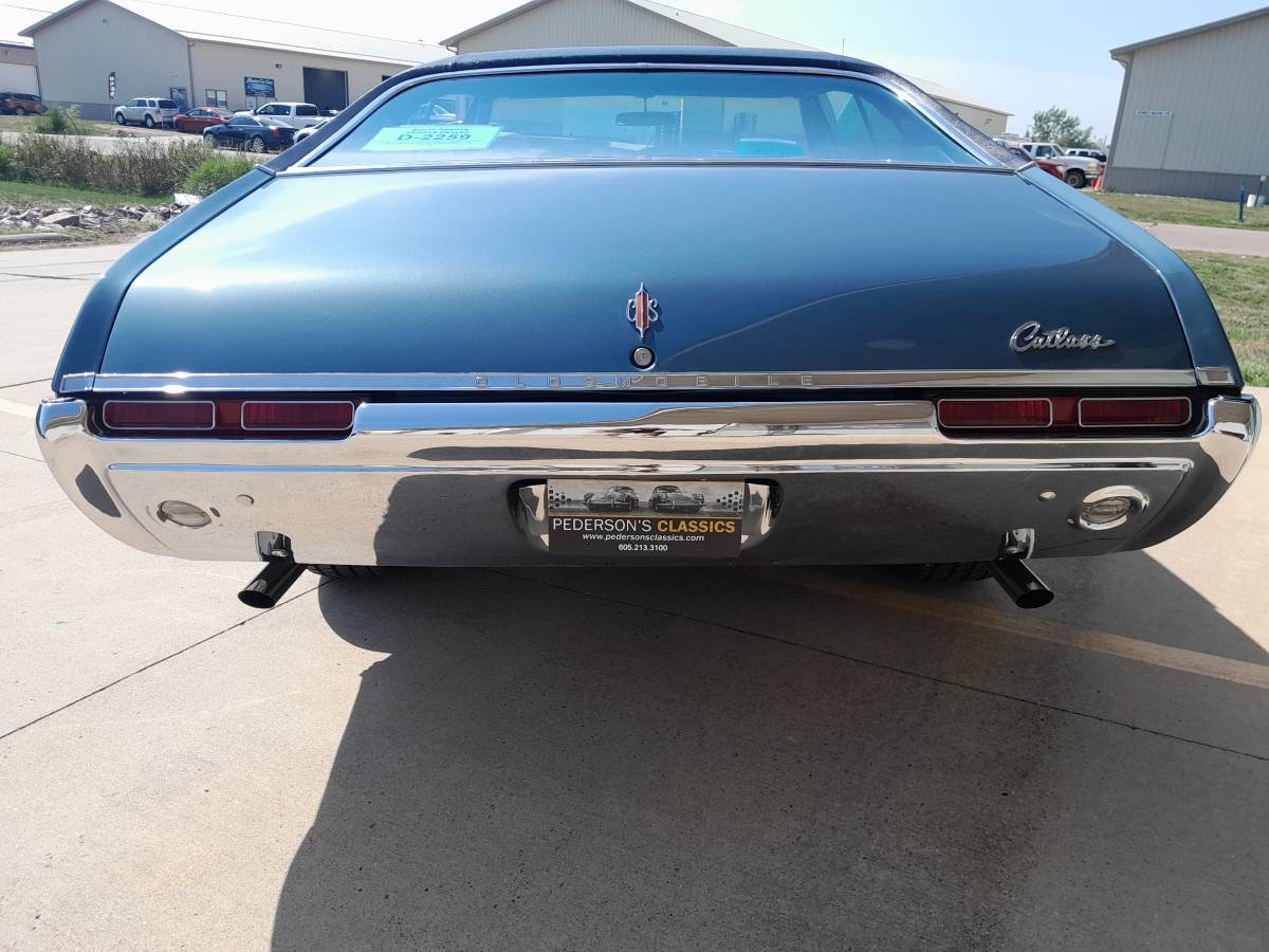 Oldsmobile-cutlass-supreme-1968-17