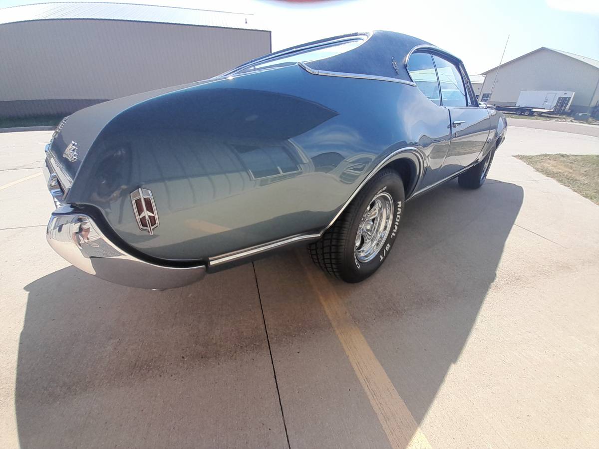 Oldsmobile-cutlass-supreme-1968-18