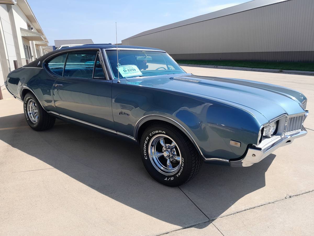 Oldsmobile-cutlass-supreme-1968-19