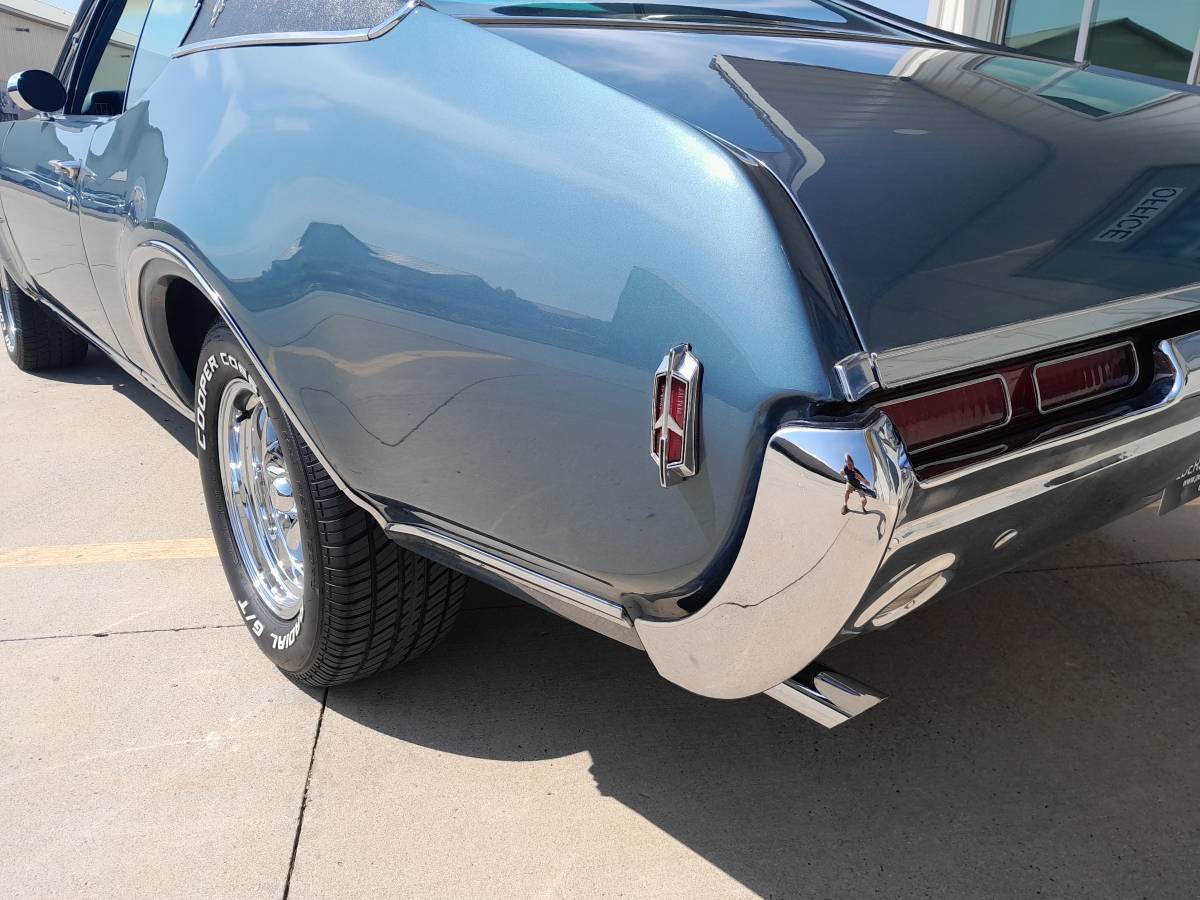 Oldsmobile-cutlass-supreme-1968-23