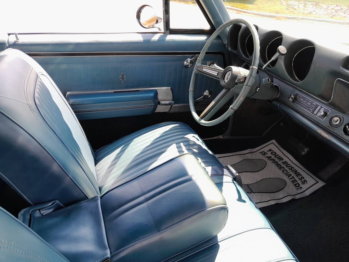 Oldsmobile-cutlass-supreme-1968-3
