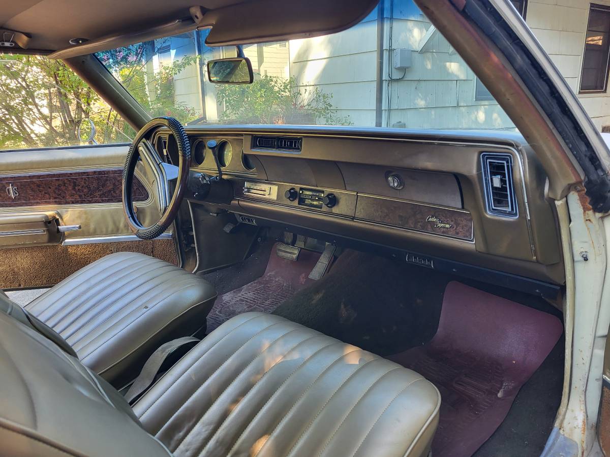 Oldsmobile-cutlass-supreme-1970-yellow-1