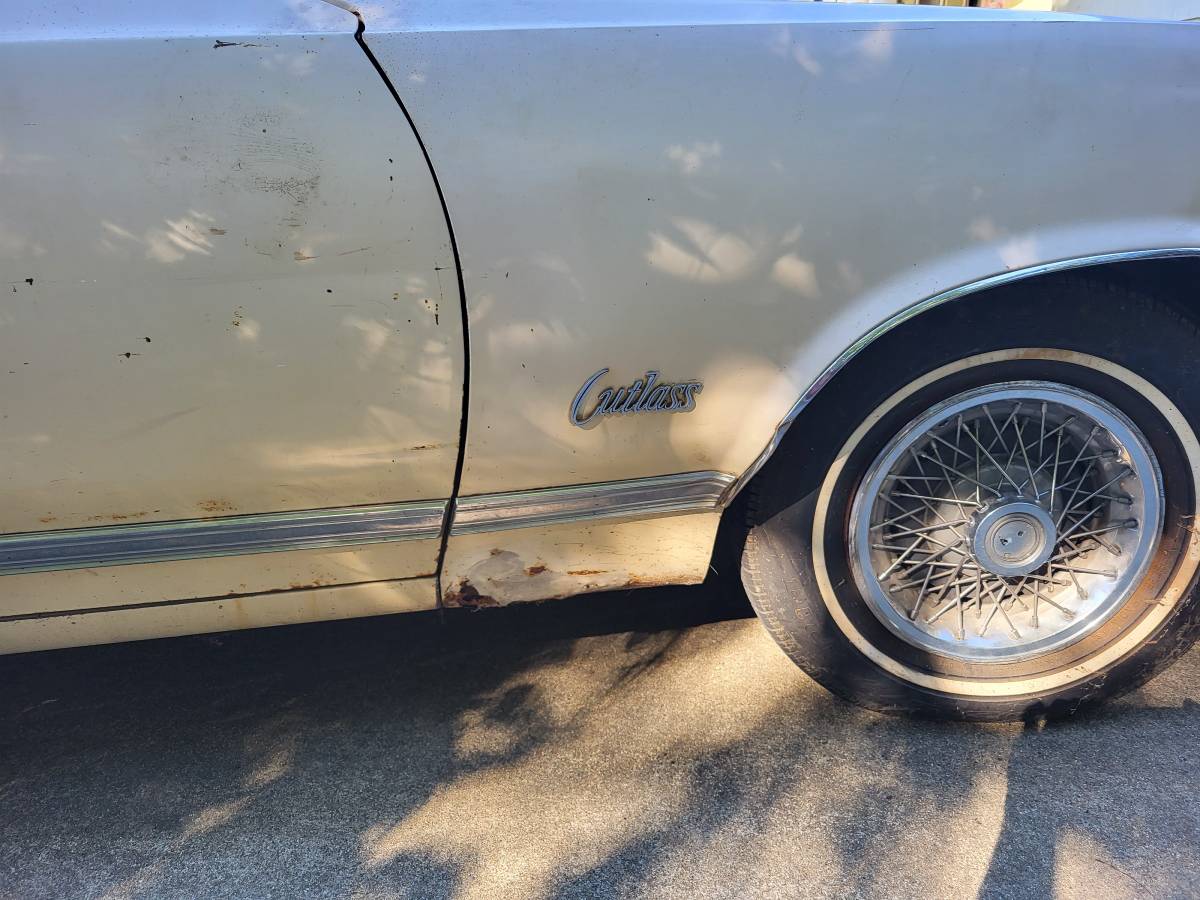 Oldsmobile-cutlass-supreme-1970-yellow-10