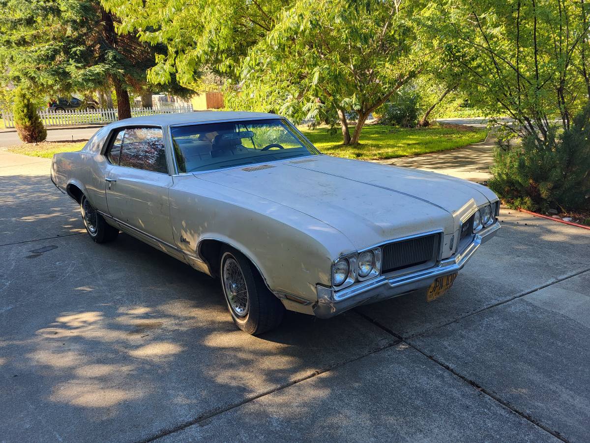 Oldsmobile-cutlass-supreme-1970-yellow-18