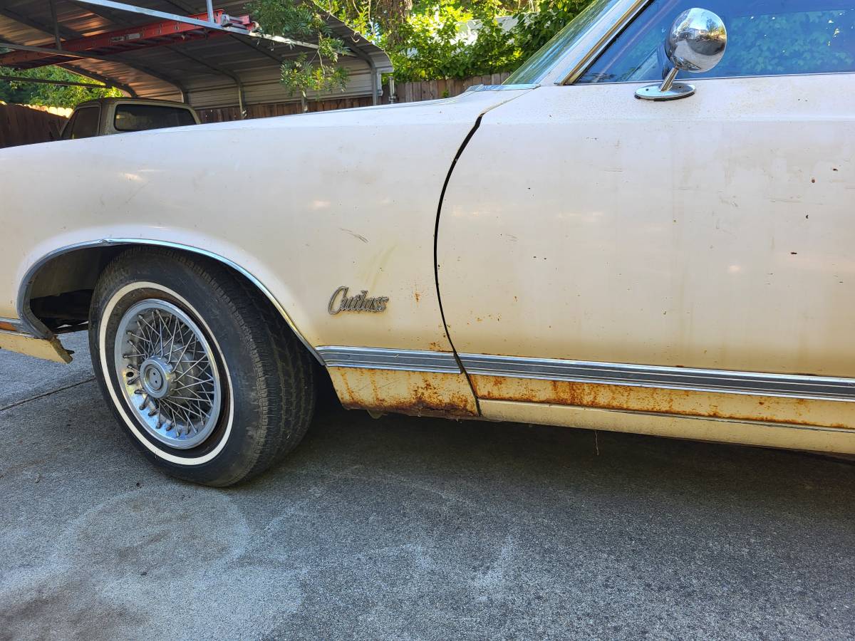Oldsmobile-cutlass-supreme-1970-yellow-8